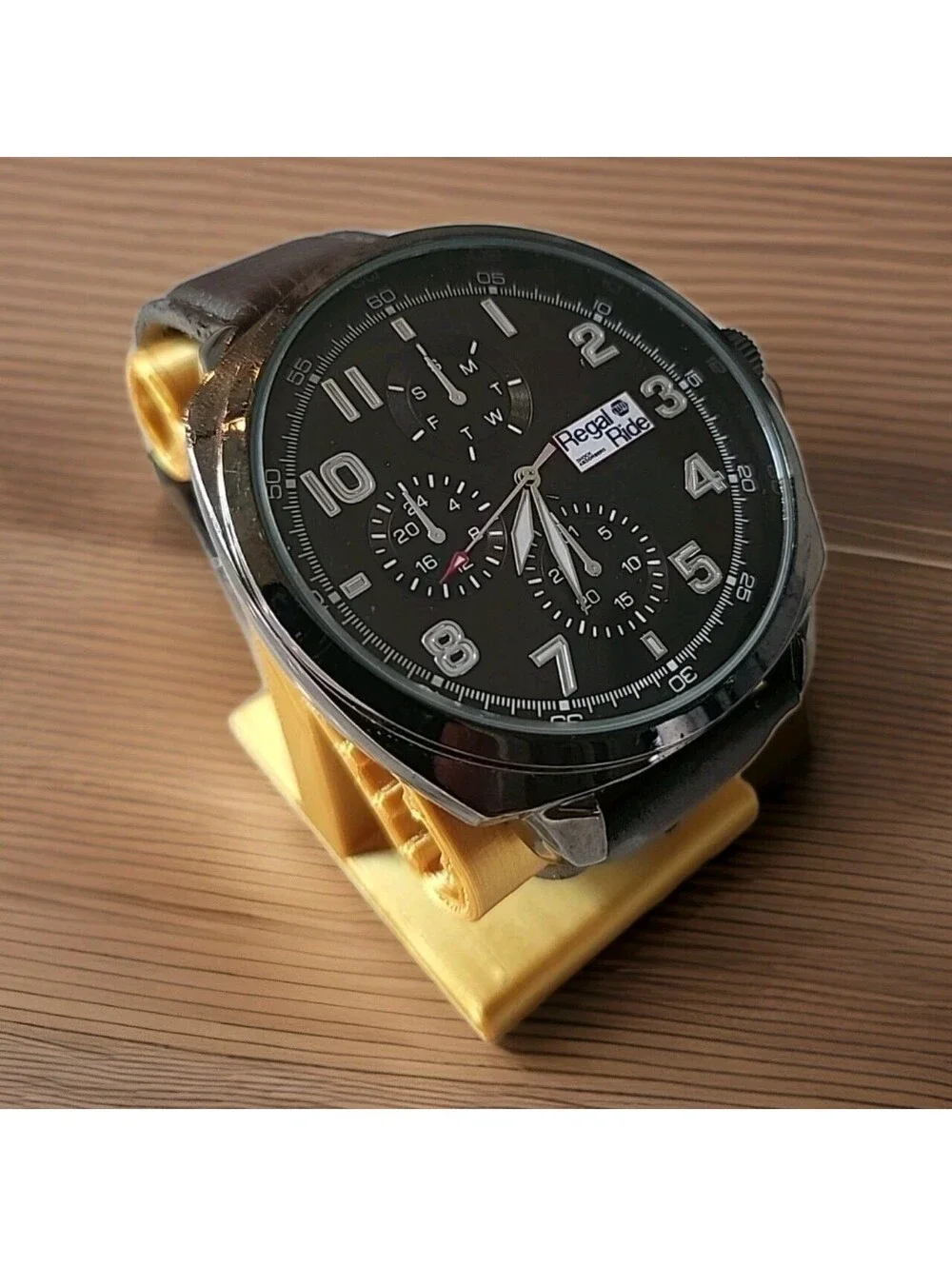 Men's Quartz Watch Working New Battery Automobilia 50mm Regal Ride Shock Absorbs